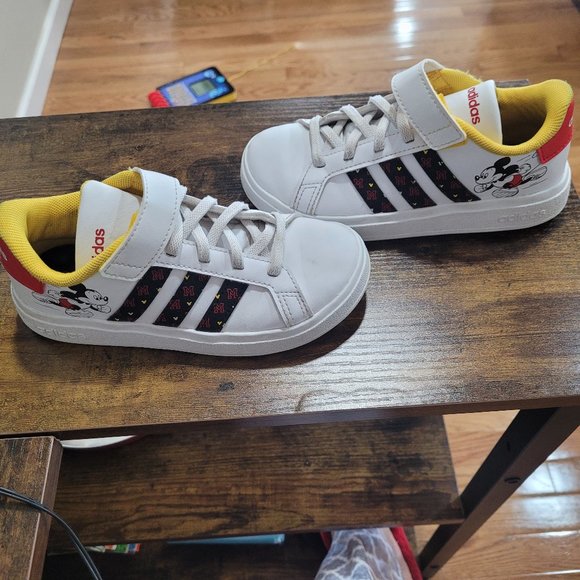 ADIDAS MINNIE MOUSE SNEAKERS SIZE 12 - Picture 10 of 12